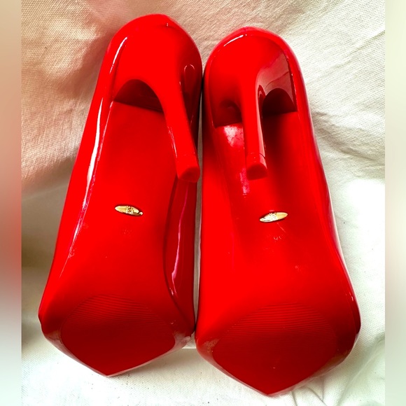 House of Hayla Monochrome Heel - Picture 2 of 5